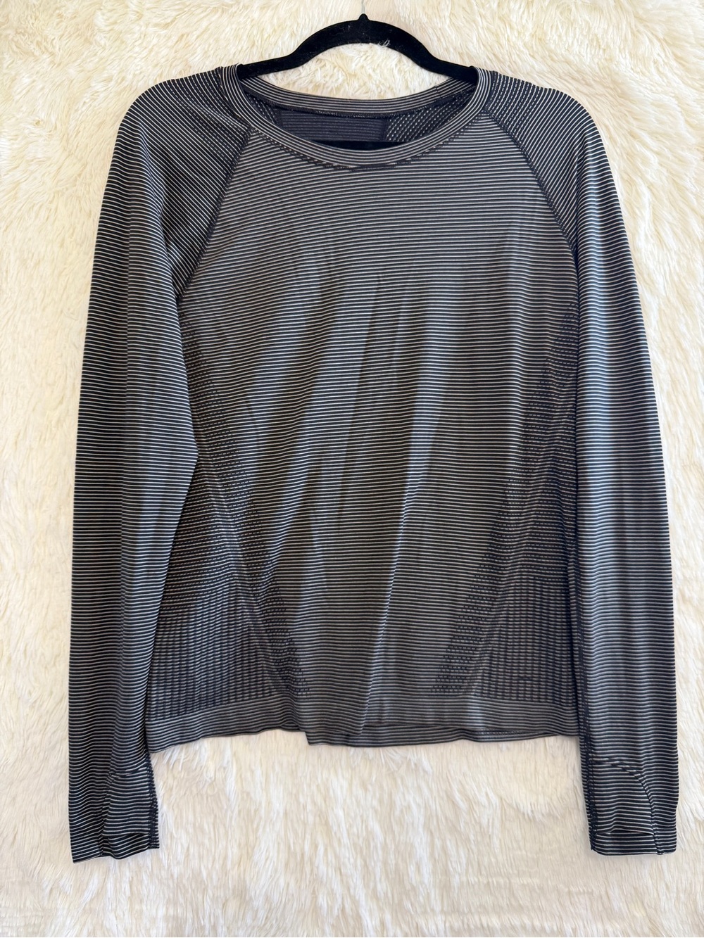 Athleta Womens Mini Stripe Momentum Top Size M Black Grey Yoga Gym Long Sleeve